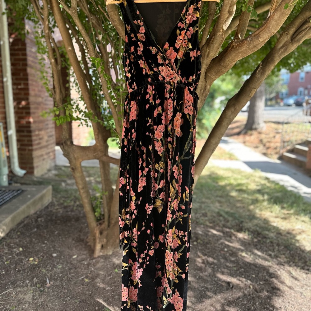 Baltic Born Lennon floral velvet maxi dress - Picture 2 of 4